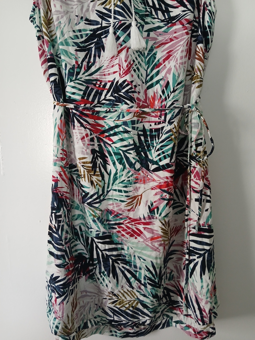beachlunchlounge Tropical Leaf Print Dress in Navy, Green, Red, Pink